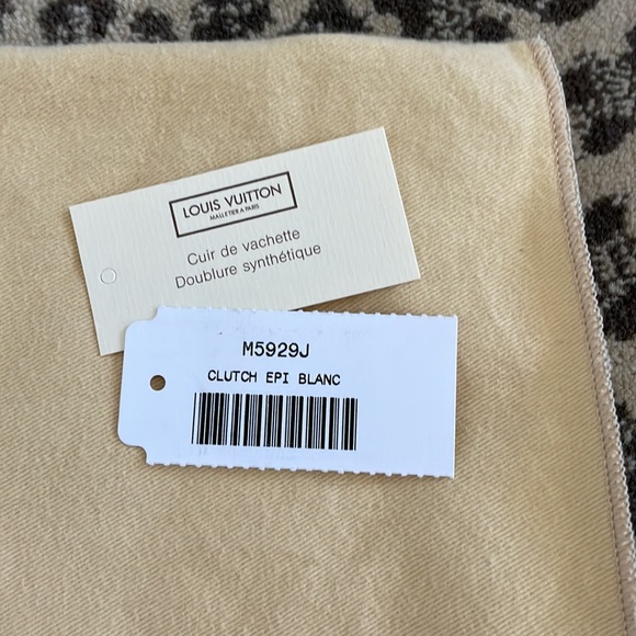 Louis Vuitton Epi Leather Montaigne Clutch Bag - Picture 12 of 15
